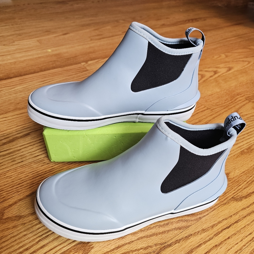 Light Blue Hush Puppies Rain Boots (size 7)